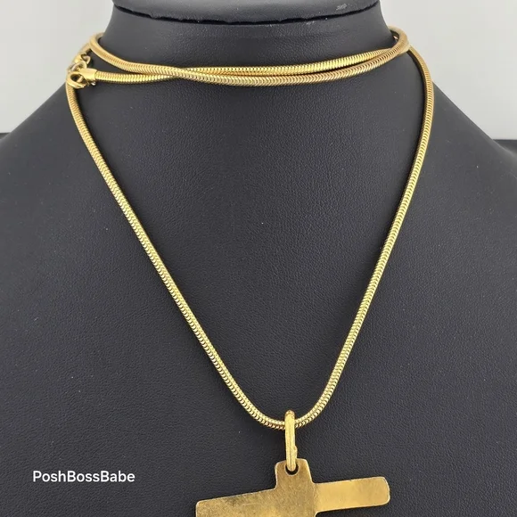 Vintage Long Gold Tone Necklace with Asian-Inspired Pendant - Picture 5 of 10